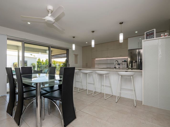 Gorgeous Home, Pool, Sheds and 6