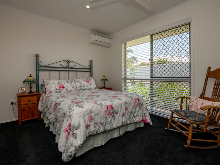 Gorgeous Home, Pool, Sheds and 14