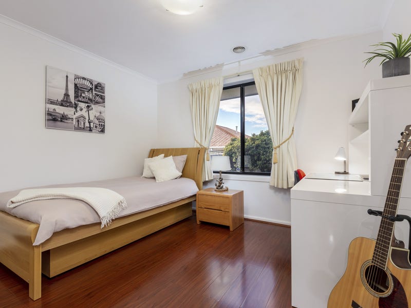 Elegant Family Home in highly 8