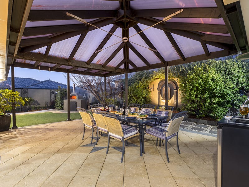 Elegant Family Home in highly 17