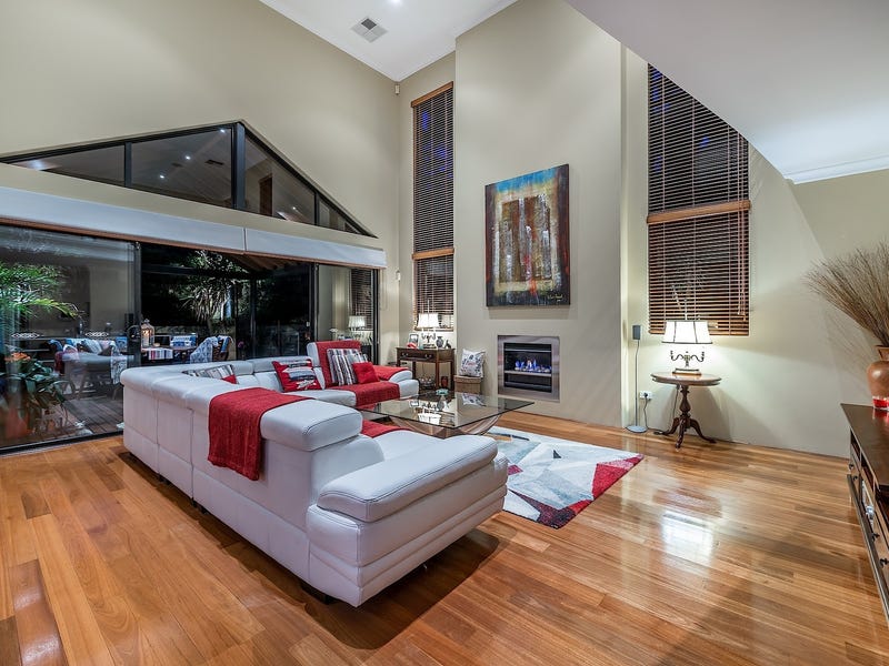 Executive home in world class 11