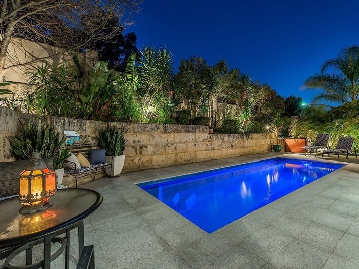 Executive home in world class 18