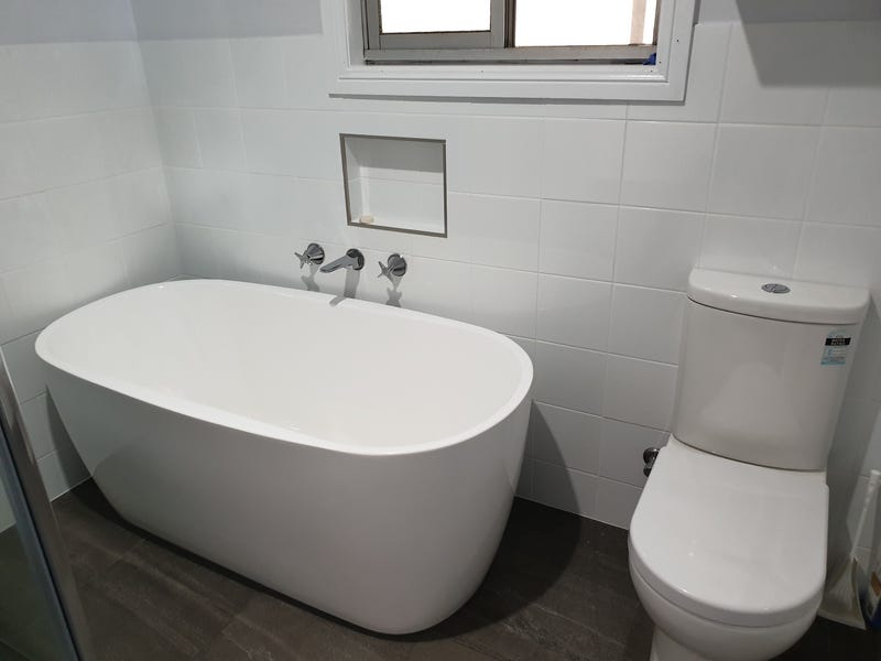 Renovated home, close to Hospital 6