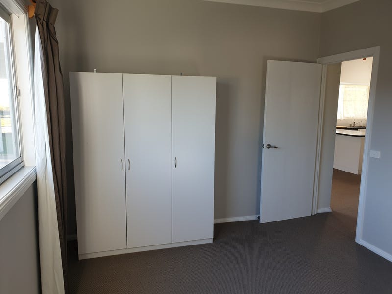 Renovated home, close to Hospital 10