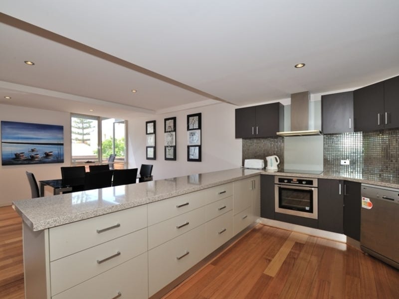 Centrally located large apartment 2