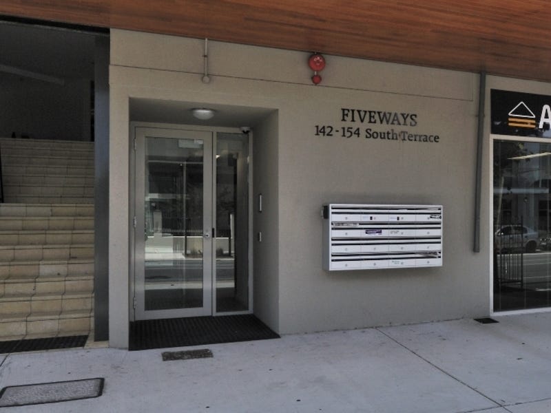 Centrally located large apartment 6