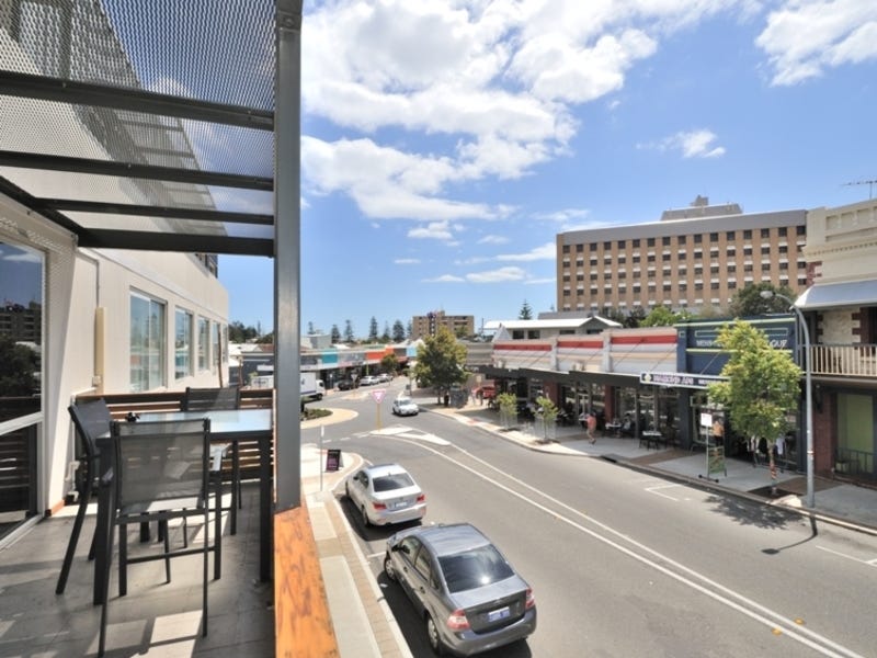 Centrally located large apartment 9