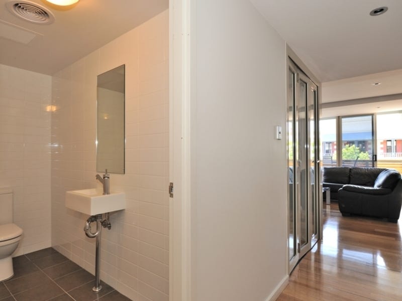 Centrally located large apartment 11