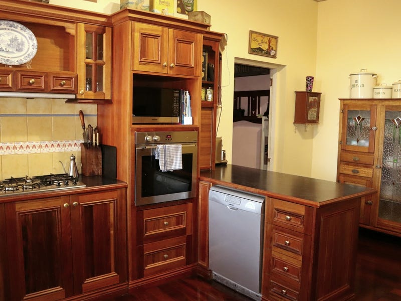GOLDFIELDS GRANDEUR on large block 8