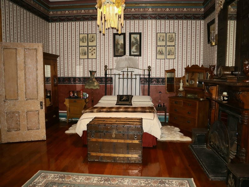 GOLDFIELDS GRANDEUR on large block 12