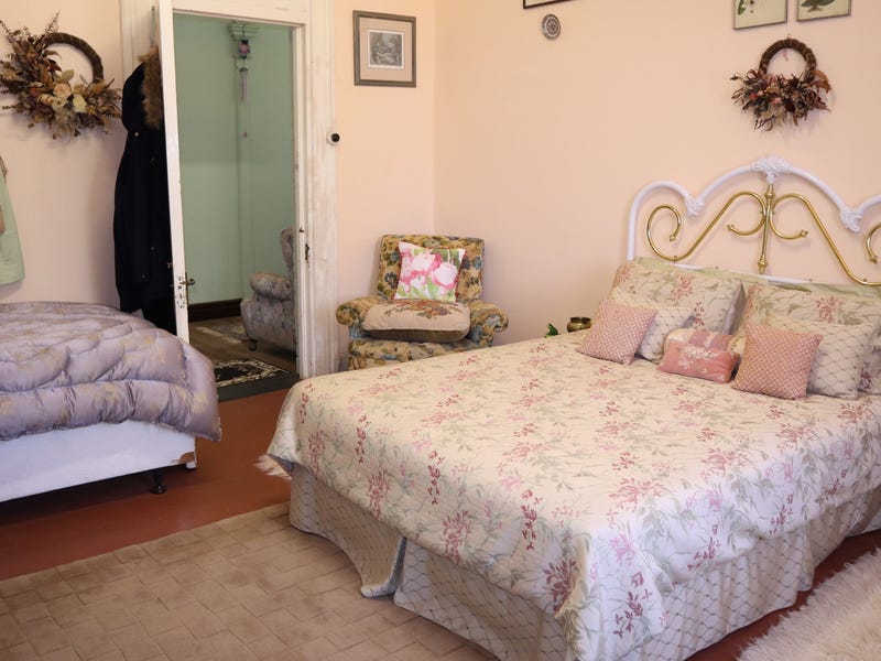 GOLDFIELDS GRANDEUR on large block 17