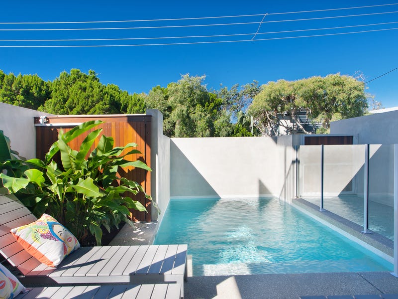 ABSOLUTE BEACHFRONT THE COVES HOUSE 2