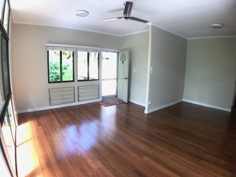 4 Bedroom House + 2 14