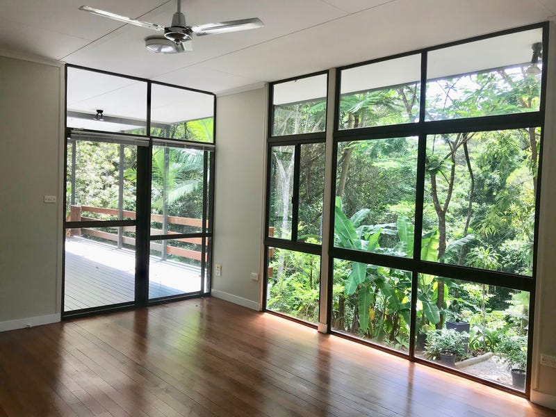 4 Bedroom House + 2 15