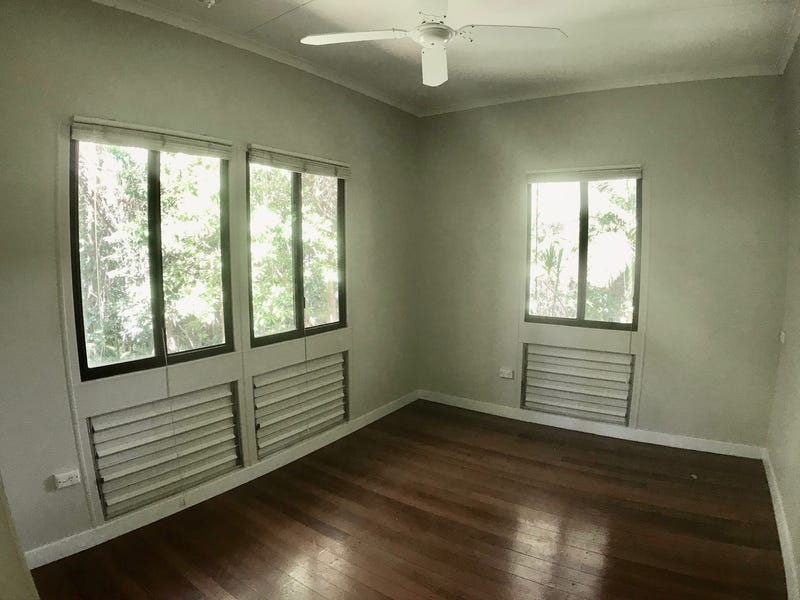 4 Bedroom House + 2 23