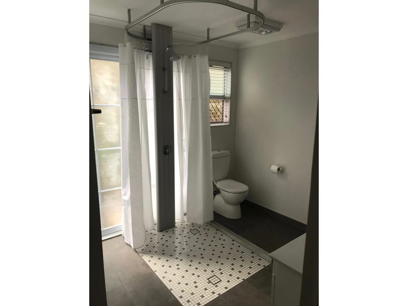4 Bedroom House + 2 31