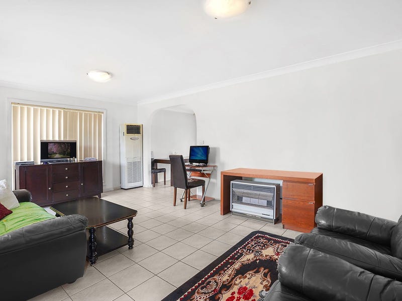 Spacious Townhouse in Great Location 3
