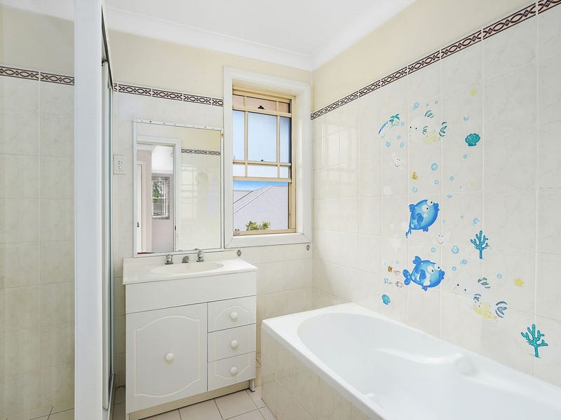 Spacious Townhouse in Great Location 5
