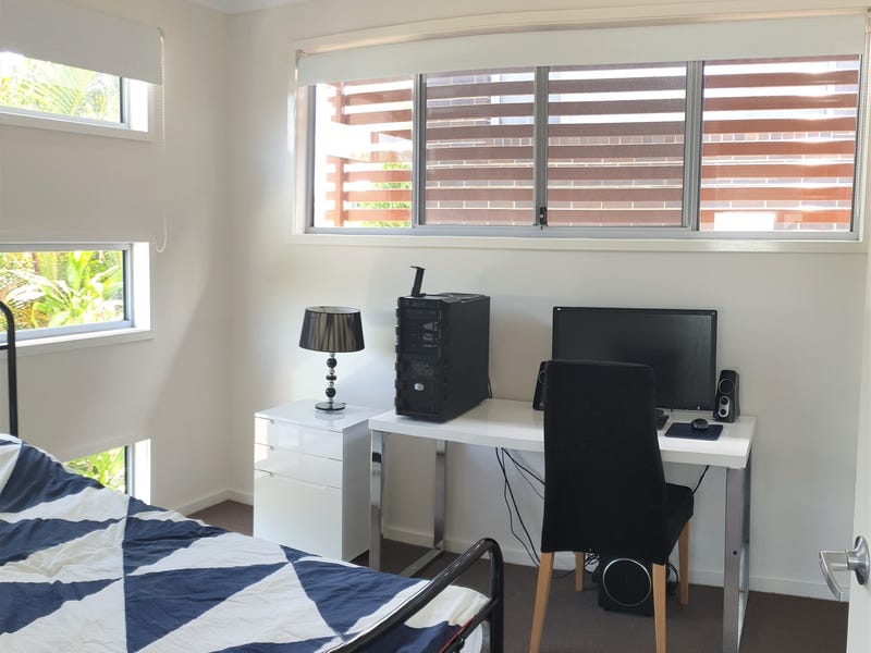 Resort style living just 80m 8