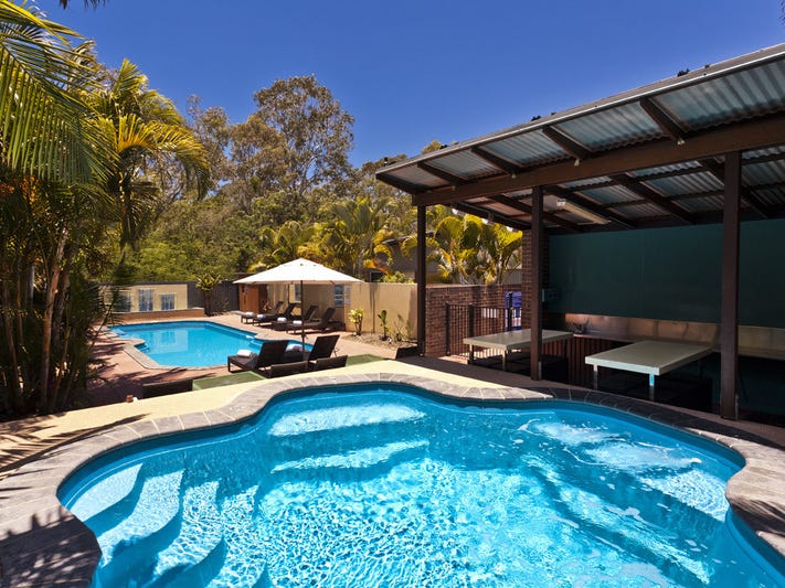 Resort style living just 80m 14