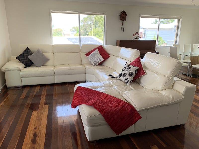 Large Renovated Family Home close 5