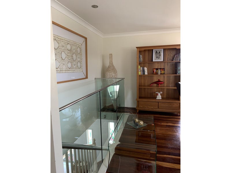 Large Renovated Family Home close 6