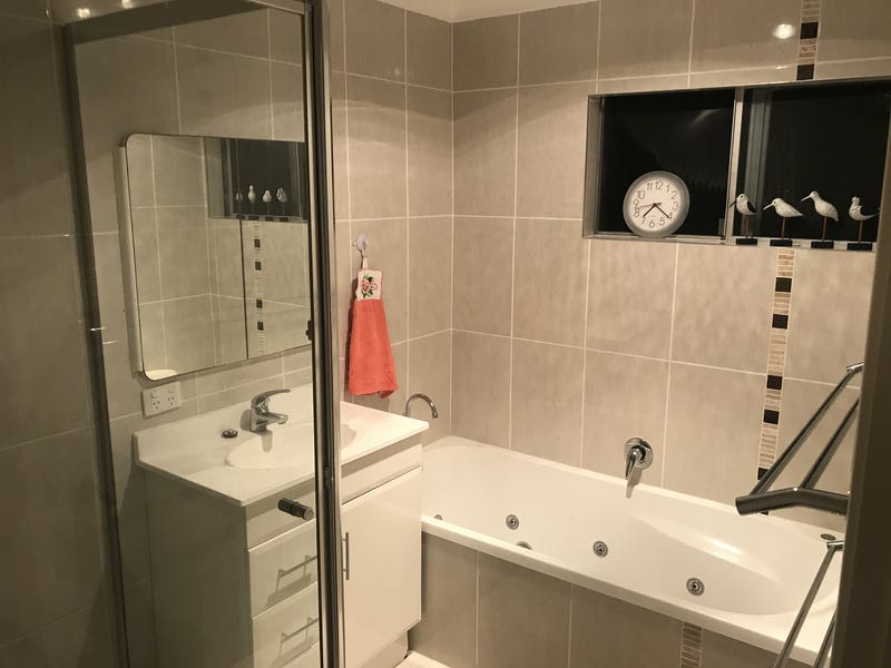 Large Renovated Family Home close 8
