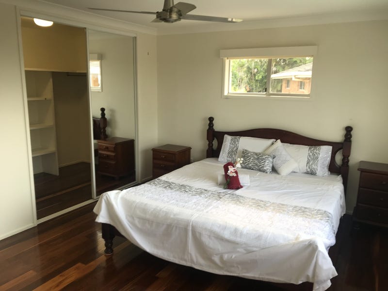 Large Renovated Family Home close 9