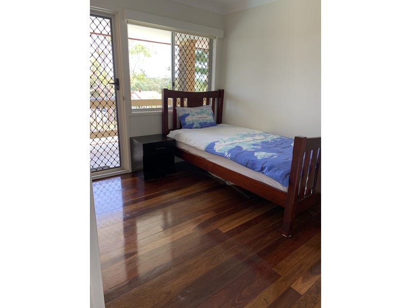 Large Renovated Family Home close 11