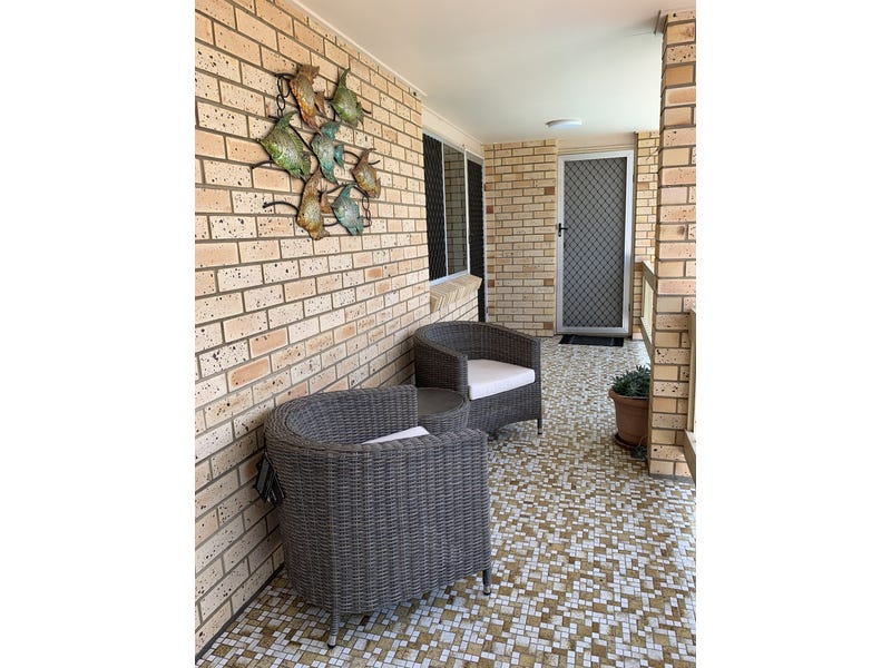 Large Renovated Family Home close 12