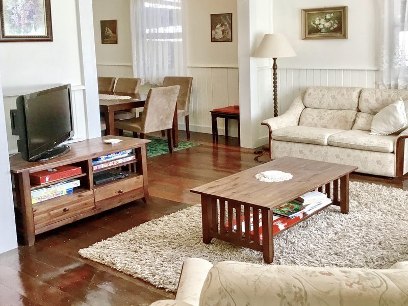 CHARACTERFUL AND CHARMING COTTAGE! 5