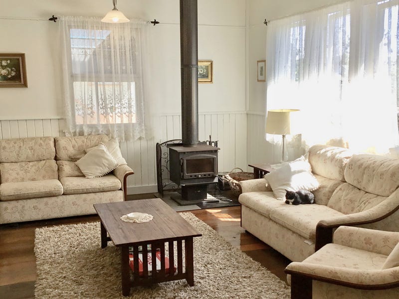 CHARACTERFUL AND CHARMING COTTAGE! 6