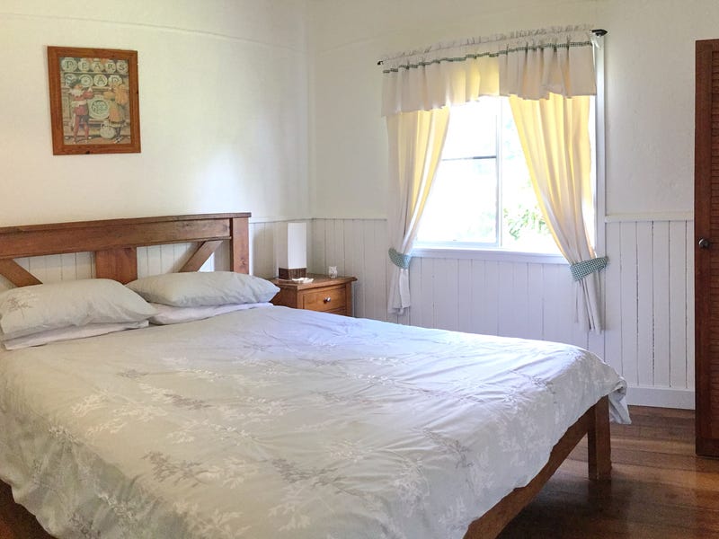 CHARACTERFUL AND CHARMING COTTAGE! 16