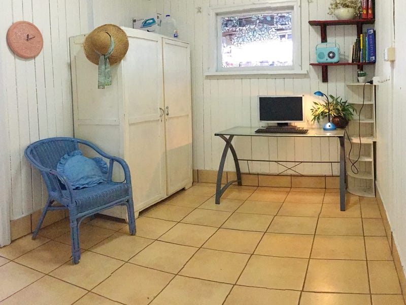 CHARACTERFUL AND CHARMING COTTAGE! 18