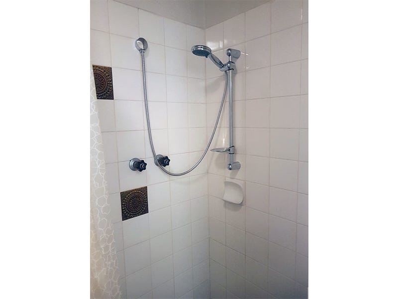 GREAT VALUE & PRIME LOCATION 6