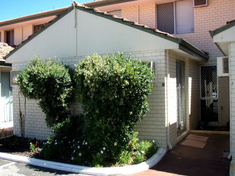 GREAT VALUE & PRIME LOCATION 8