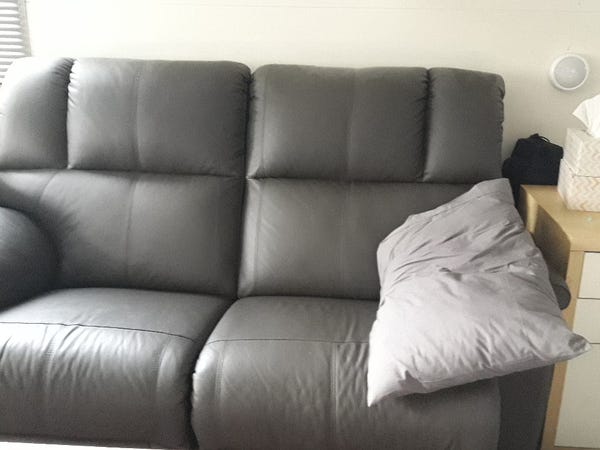 Neat and tidy single bed 18