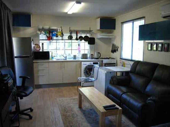 Neat and tidy single bed 20