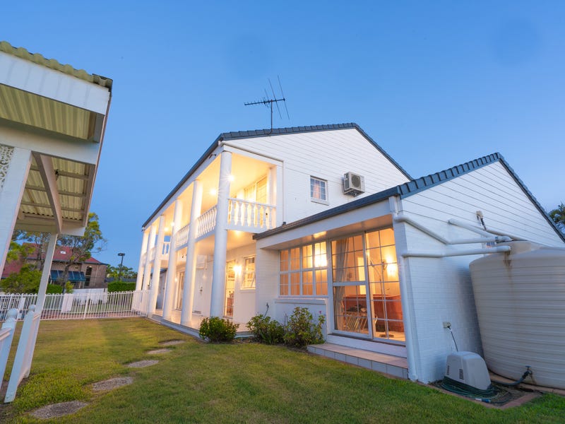 Grand Masterpiece with Expansive Views 7