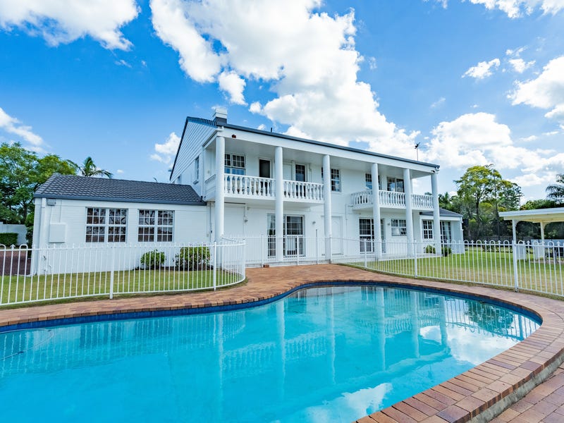 Grand Masterpiece with Expansive Views 8