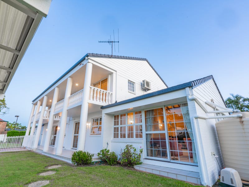 Grand Masterpiece with Expansive Views 10