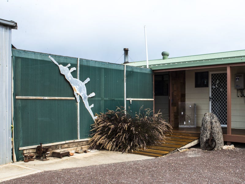 Coastal retreat on the Eyre 10