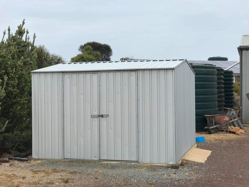 Coastal retreat on the Eyre 17