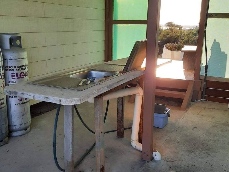 Coastal retreat on the Eyre 18