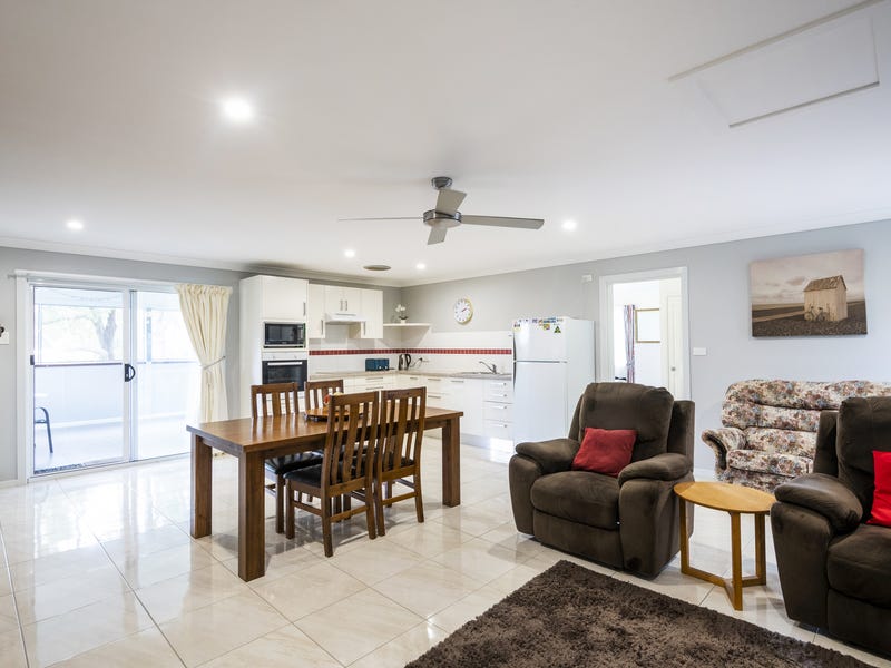 27 MOOKIN STREET TUCABIA 2