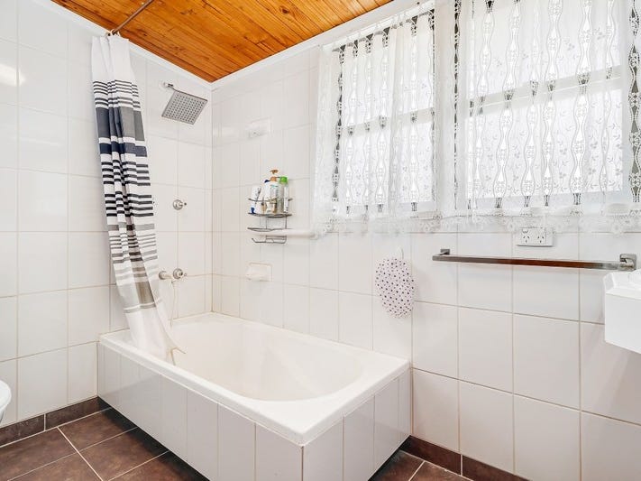 Cosy Bayside Cottage **** SOLD 7