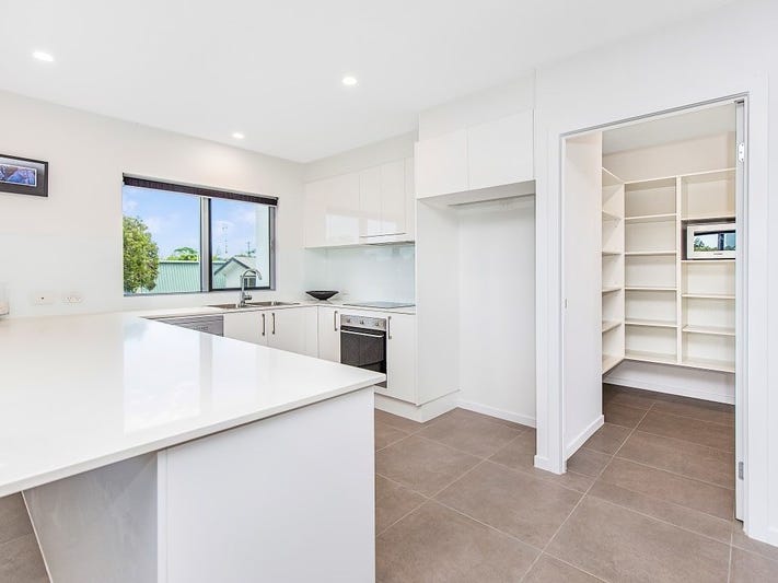 Coastal living in spacious apartment 6