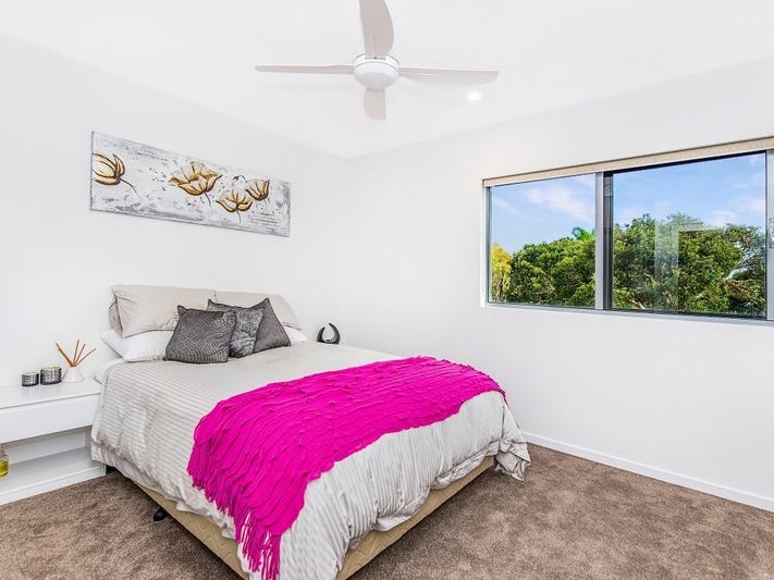 Coastal living in spacious apartment 15