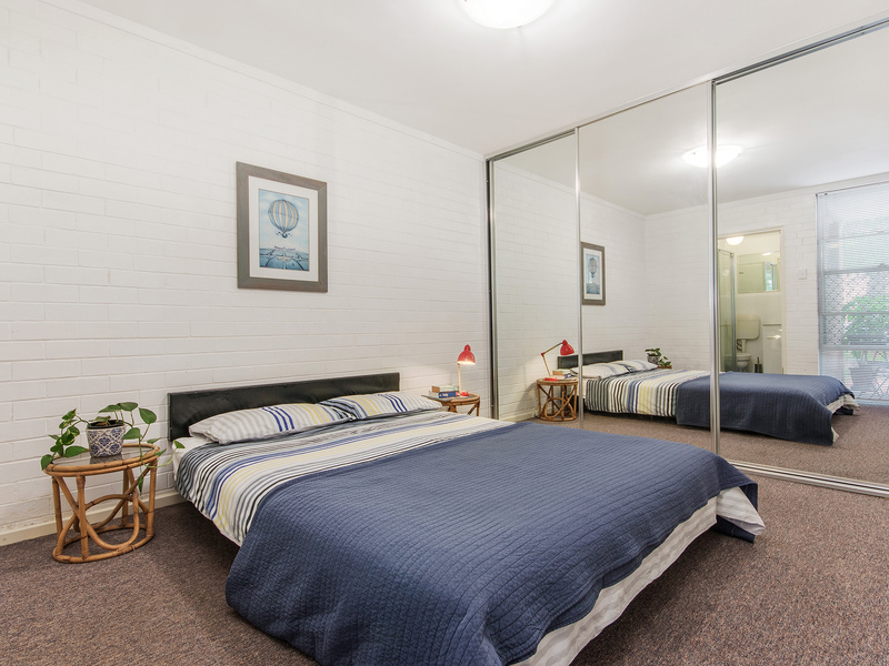 3/115  Monument Street Mosman 4