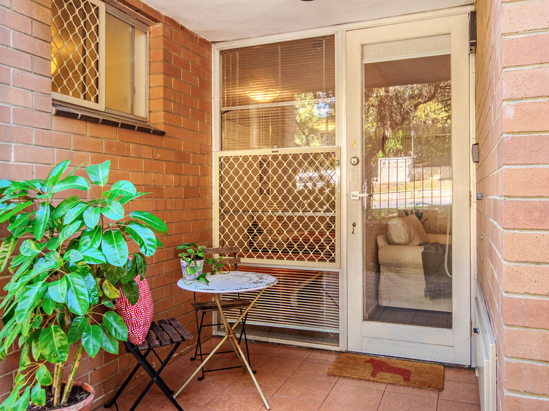 3/115  Monument Street Mosman 6